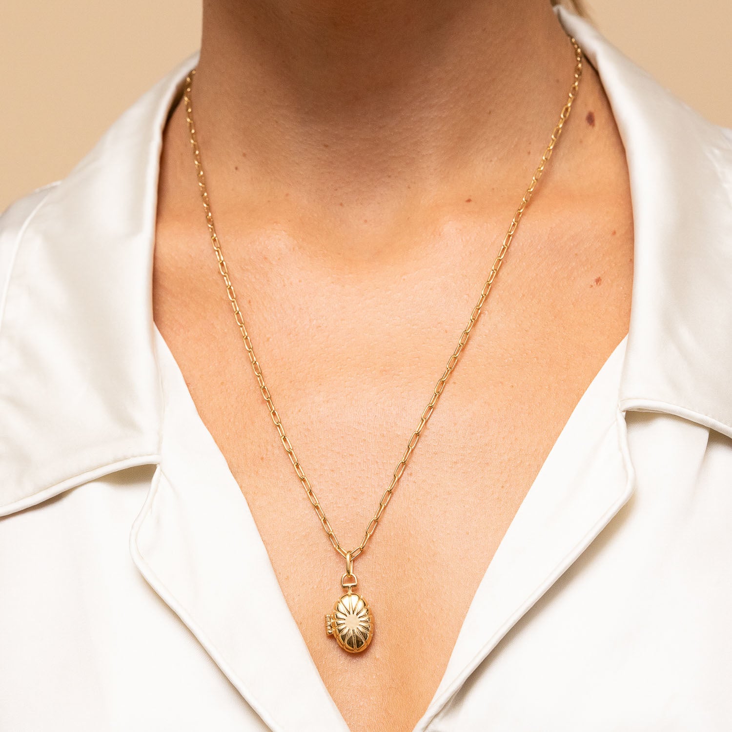 Mejuri locket new arrivals necklace