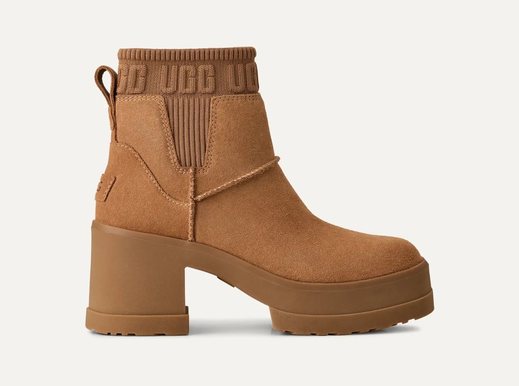 UGG Moxy Chelsea Boots