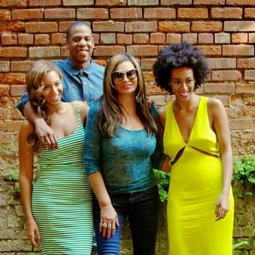 Beyonce Posts New Instagram Photo With Solange Knowles