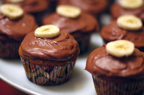 Chocolate-Banana Cupcakes With Dulce de Leche Filling