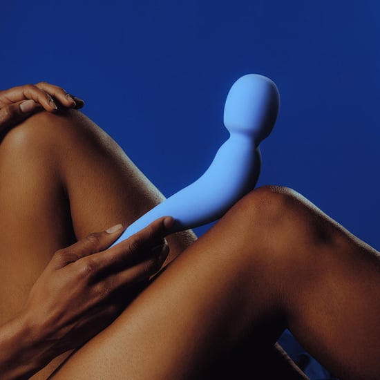女同性恋最好的性玩具:振动棒，假阳具和绑带