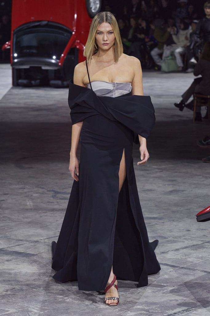 Gigi, Bella, and Yolanda Hadid Walk in the Off-White Show