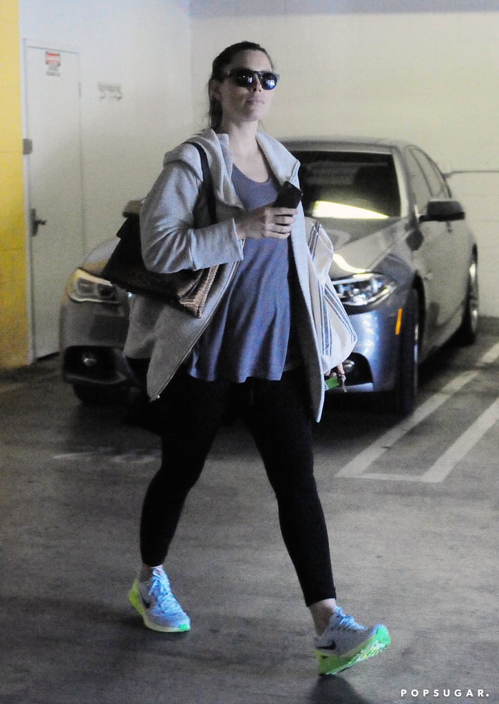 Pregnant Jessica Biel Leaving Office in LA 2015