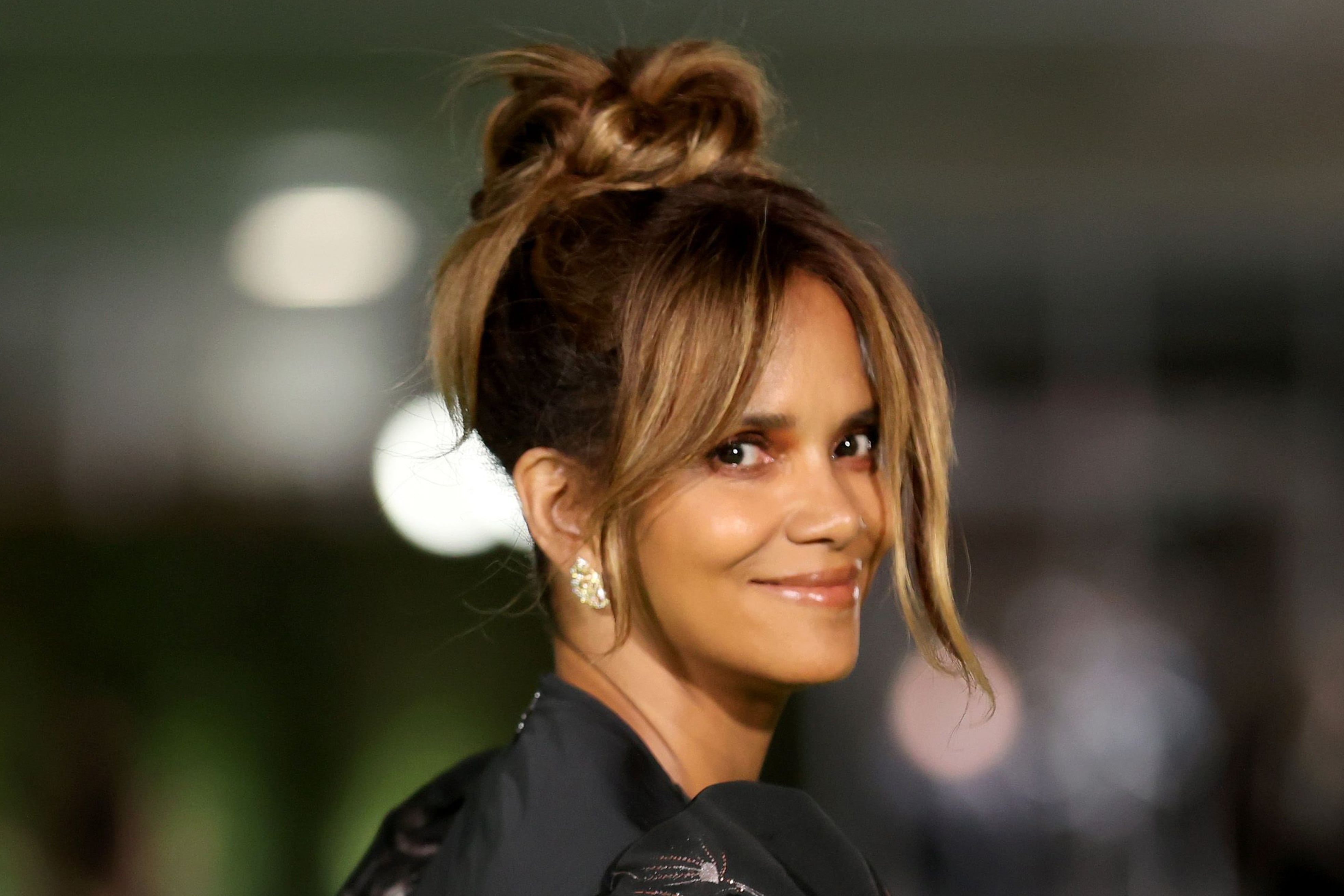 Halle Berry Responds To Criticism Of Naked Instagram Photo Popsugar Fitness