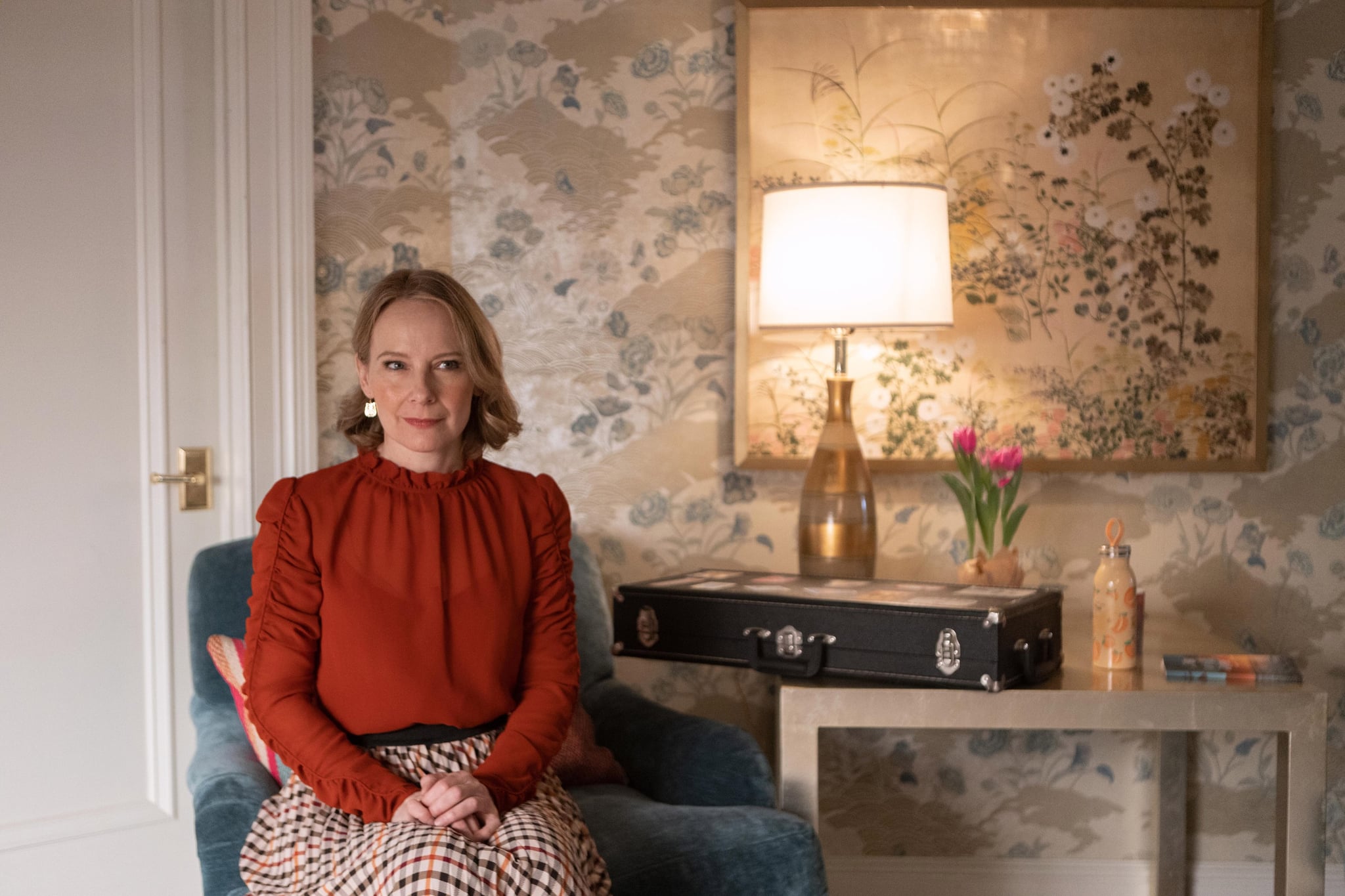 ONLY MURDERS IN THE BUILDING, Amy Ryan, The Sting', (Season 1, ep. 104, aired Sept. 7, 2021). photo: Craig Blankenhorn / Hulu / Courtesy Everett Collection