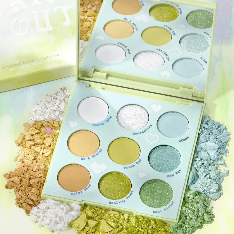 Aura and Out Eyeshadow Palette