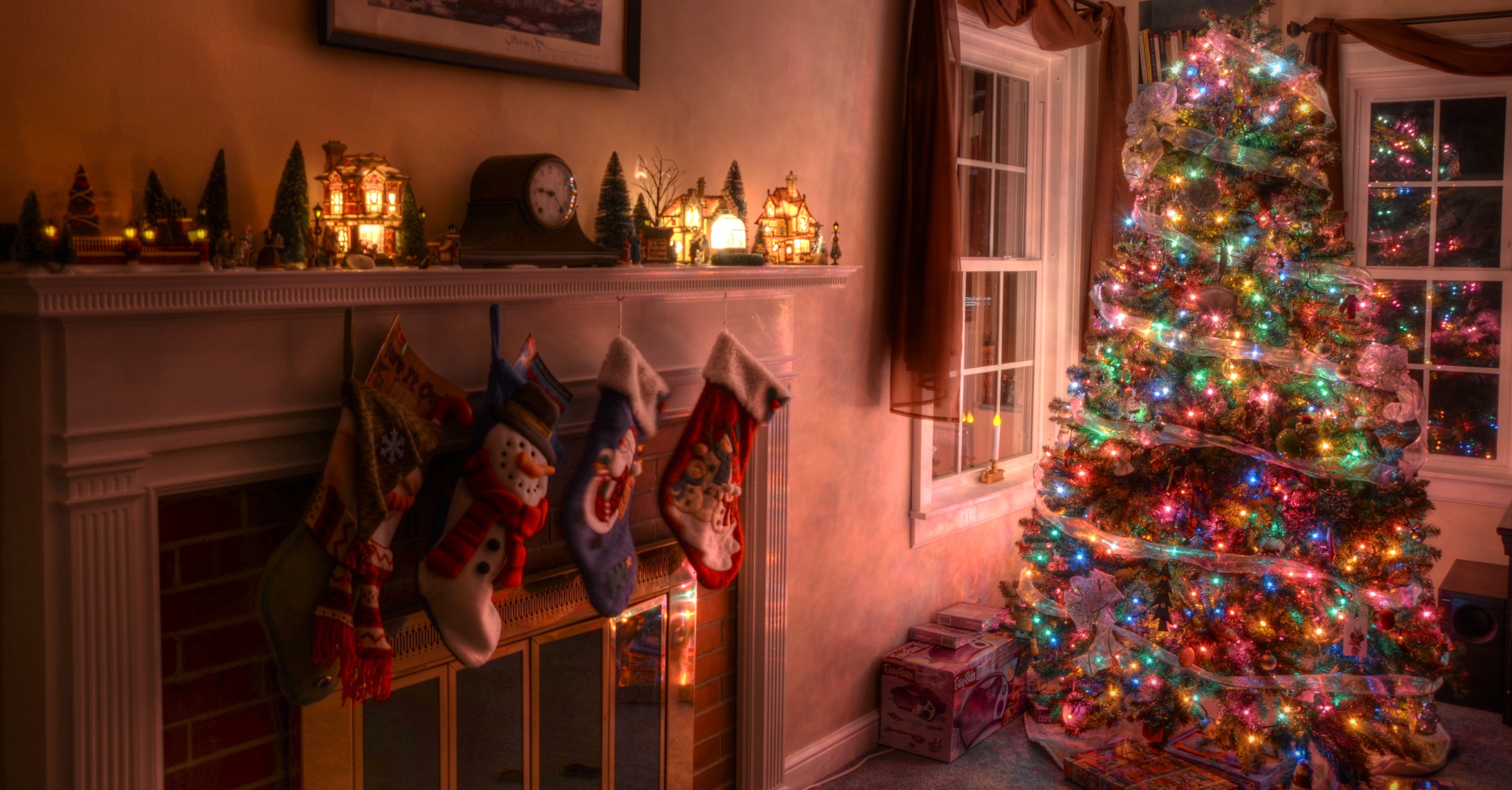 How Does Santa Get in When You Don't Have a Chimney? | PS Family