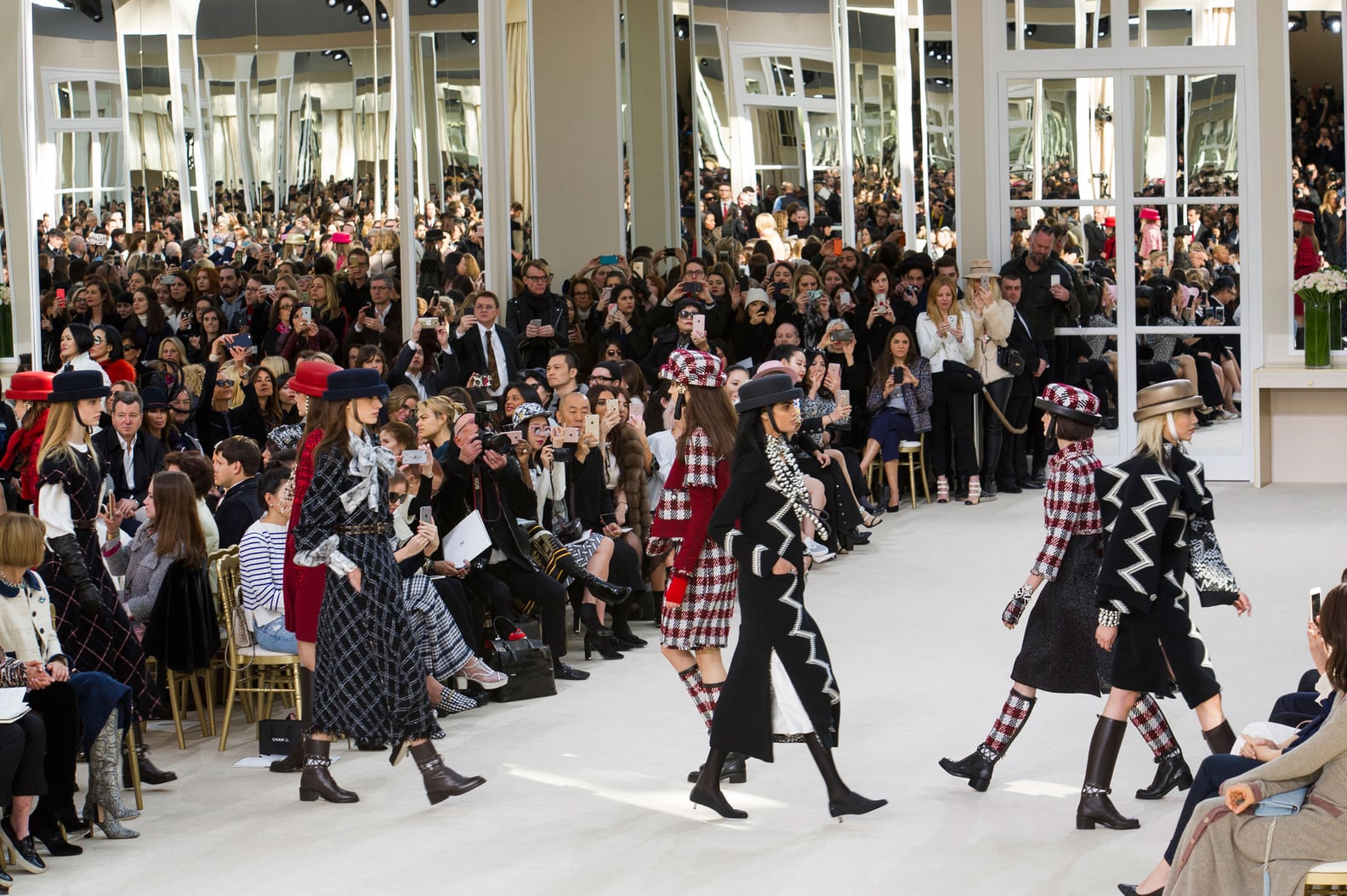Chanel Fall 2016 Collection | PS Fashion
