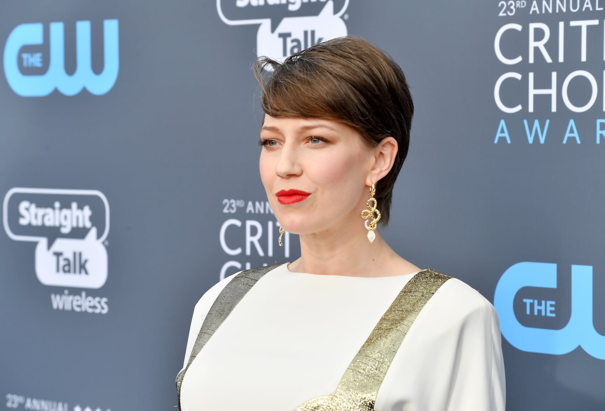 SANTA MONICA, CA - JANUARY 11:  Actor Carrie Coon attends The 23rd Annual Critics' Choice Awards at Barker Hangar on January 11, 2018 in Santa Monica, California.  (Photo by Jeff Kravitz/FilmMagic)