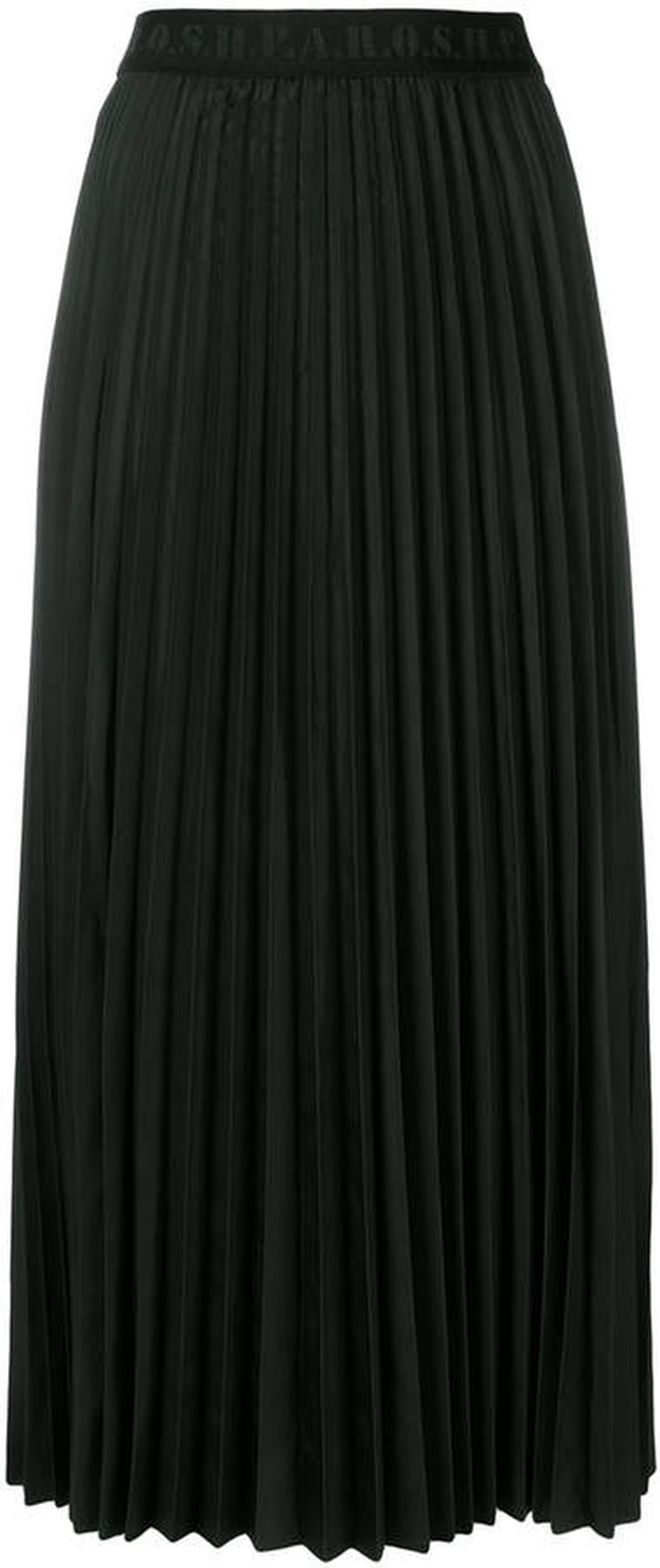 Victoria Beckham Wearing Black Pleated Midi Skirt | POPSUGAR Fashion