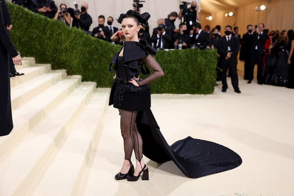 Maisie Williams's Hair Bow at the 2021 Met Gala | Photos