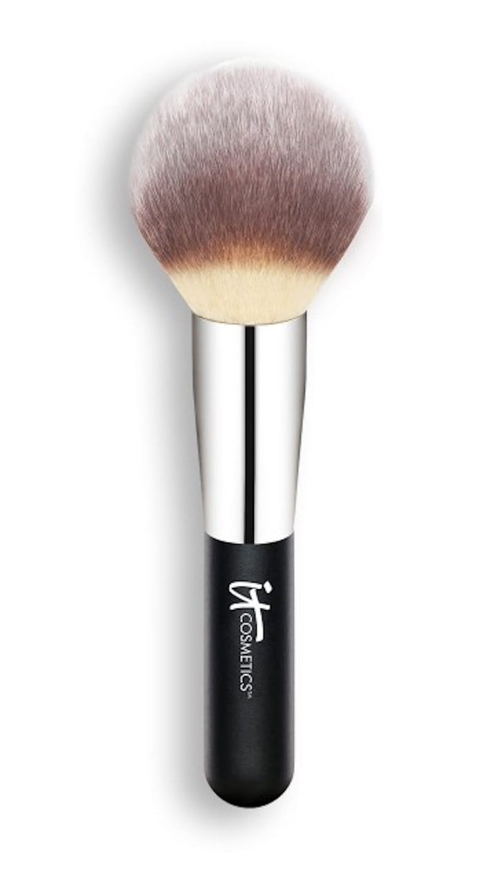 It Cosmetics Travel-Size Heavenly Luxe Wand Ball Powder Brush