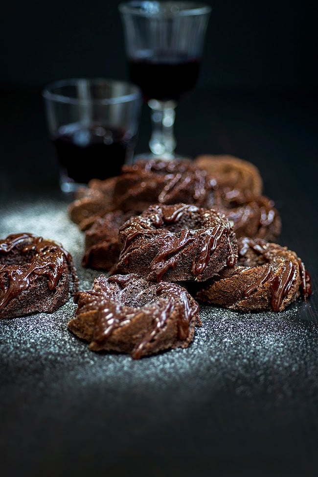 Mini Chocolate and Red Wine Bundt Cakes