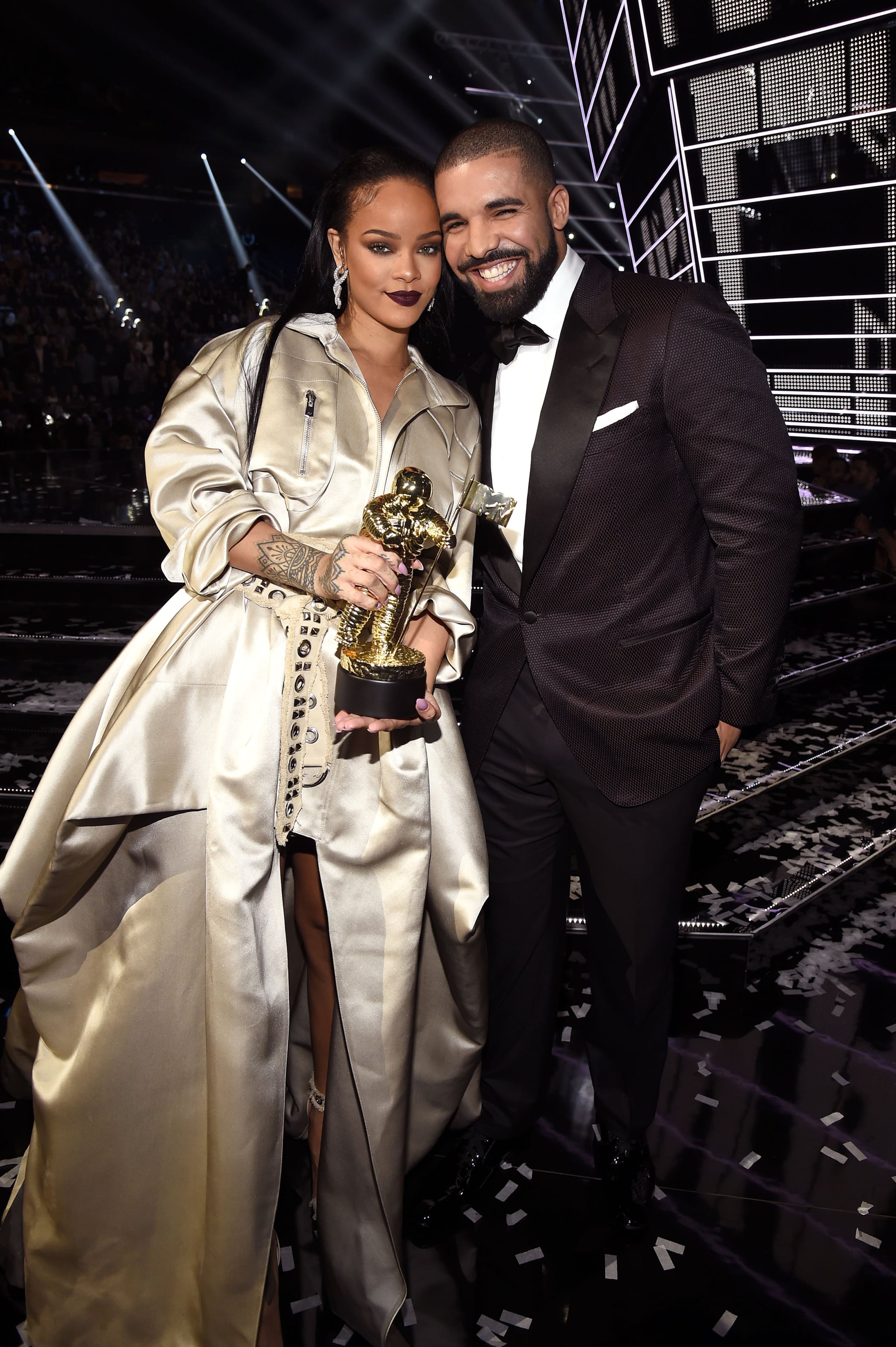 NEW YORK, NY - AUGUST 28:  Singer Rihanna (L) and rapper Drake pose onstage during the 2016 MTV Video Music Awards at Madison Square Garden on August 28, 2016 in New York City.  (Photo by Kevin Mazur/WireImage)