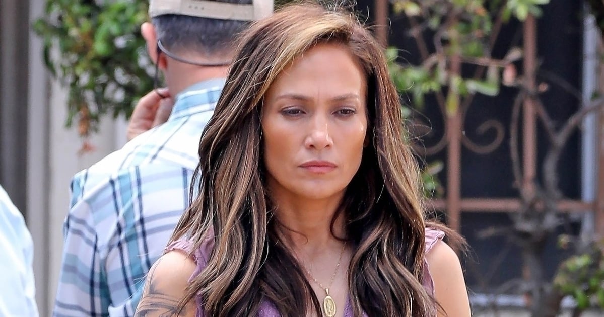J Lo’s Purple Top and Flared Jeans on Set of Unstoppable