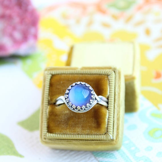 Vintage-Inspired  Mood Stone Ring