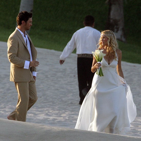 Oliver Hudson and Erinn Bartlett escaped to Cabo San Lucas in Baja California for their June 2006 wedding.
Oliver Hudson and Erinn Bartlett escaped to Cabo San Lucas in Baja California for their June 2006 wedding.