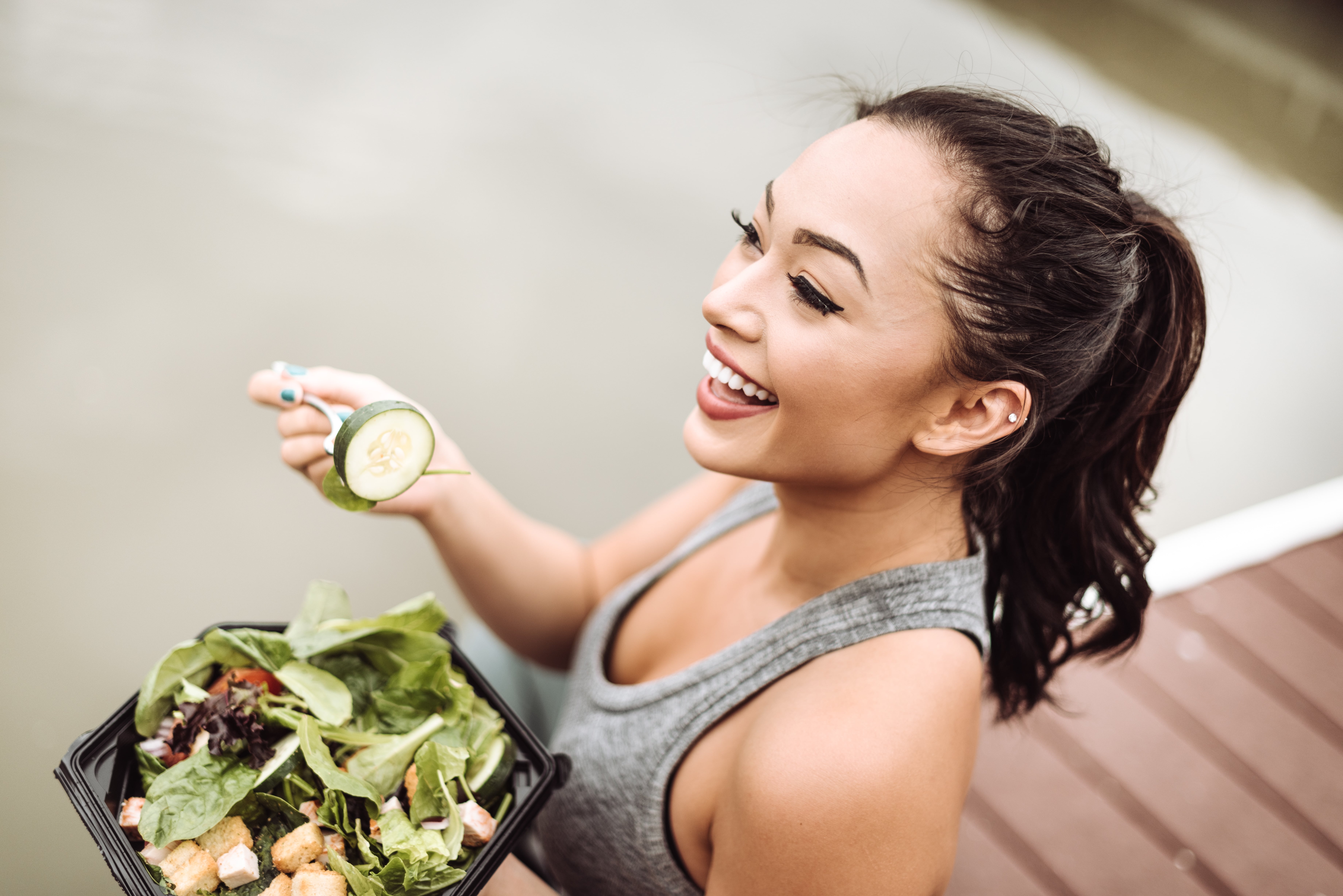 To build muscle should i eat before 2025 or after workout