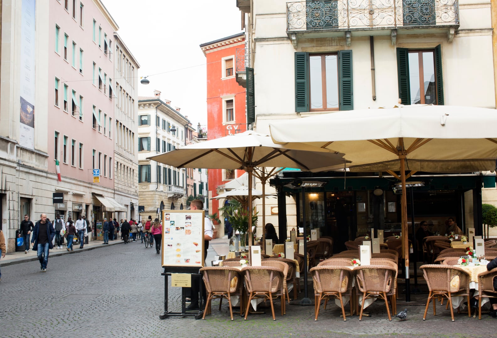 tourist-tips-for-europe-ps-smart-living