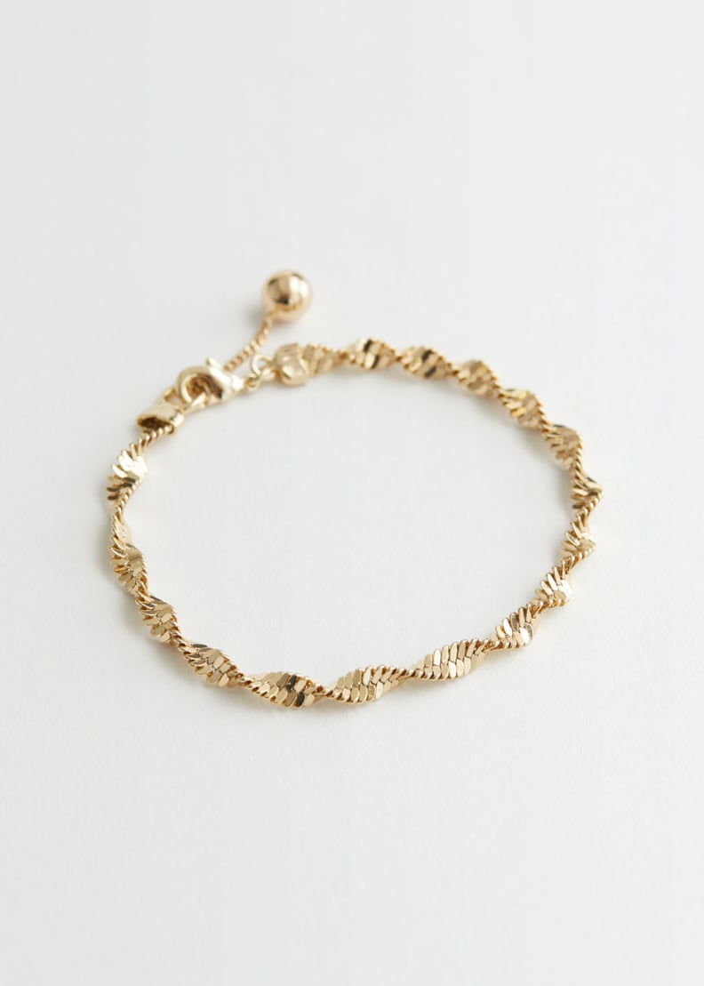 A Textured Jewelry Piece: Spiral Twist Chain Bracelet