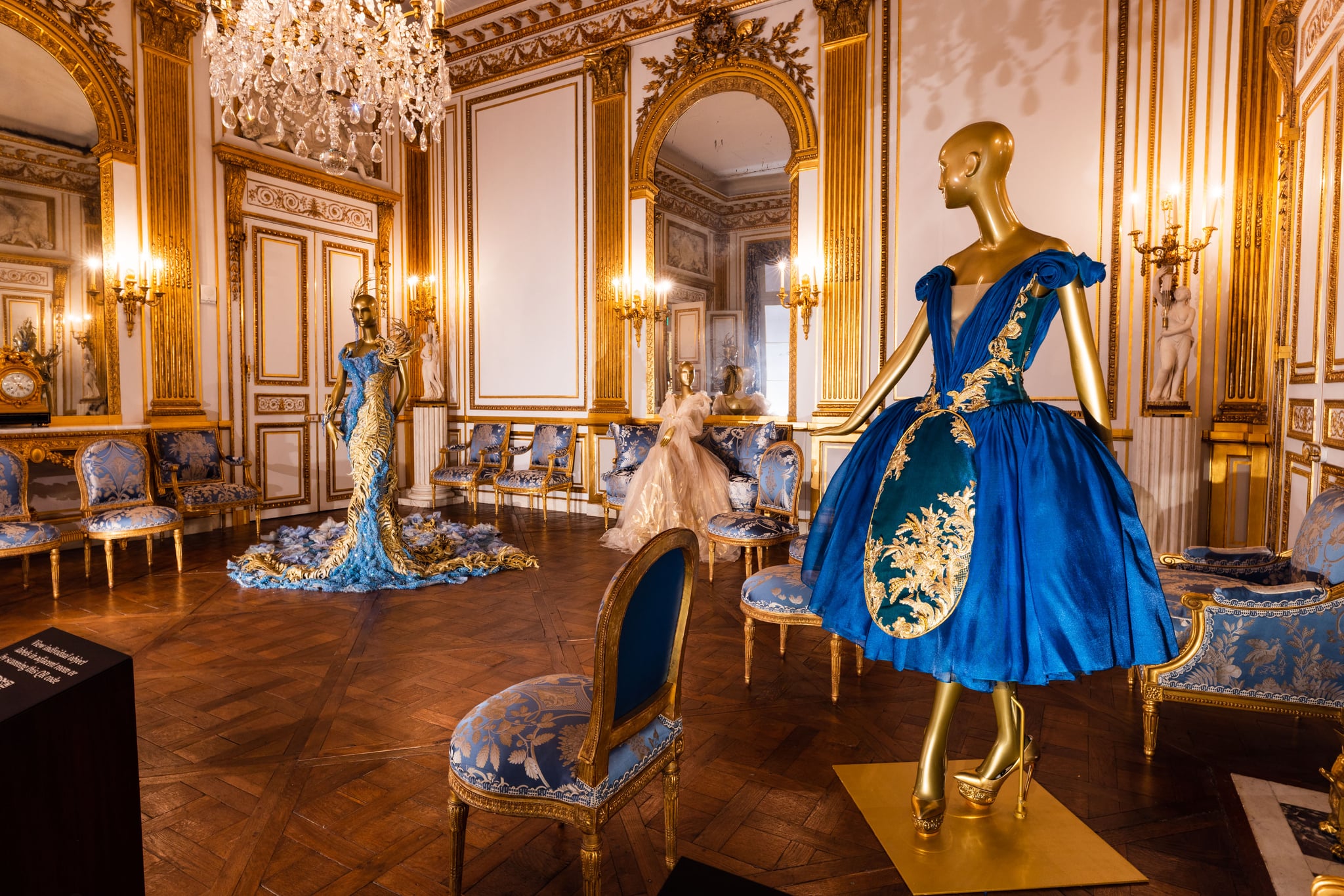 How is a Haute Couture dress made? 7 steps to know
