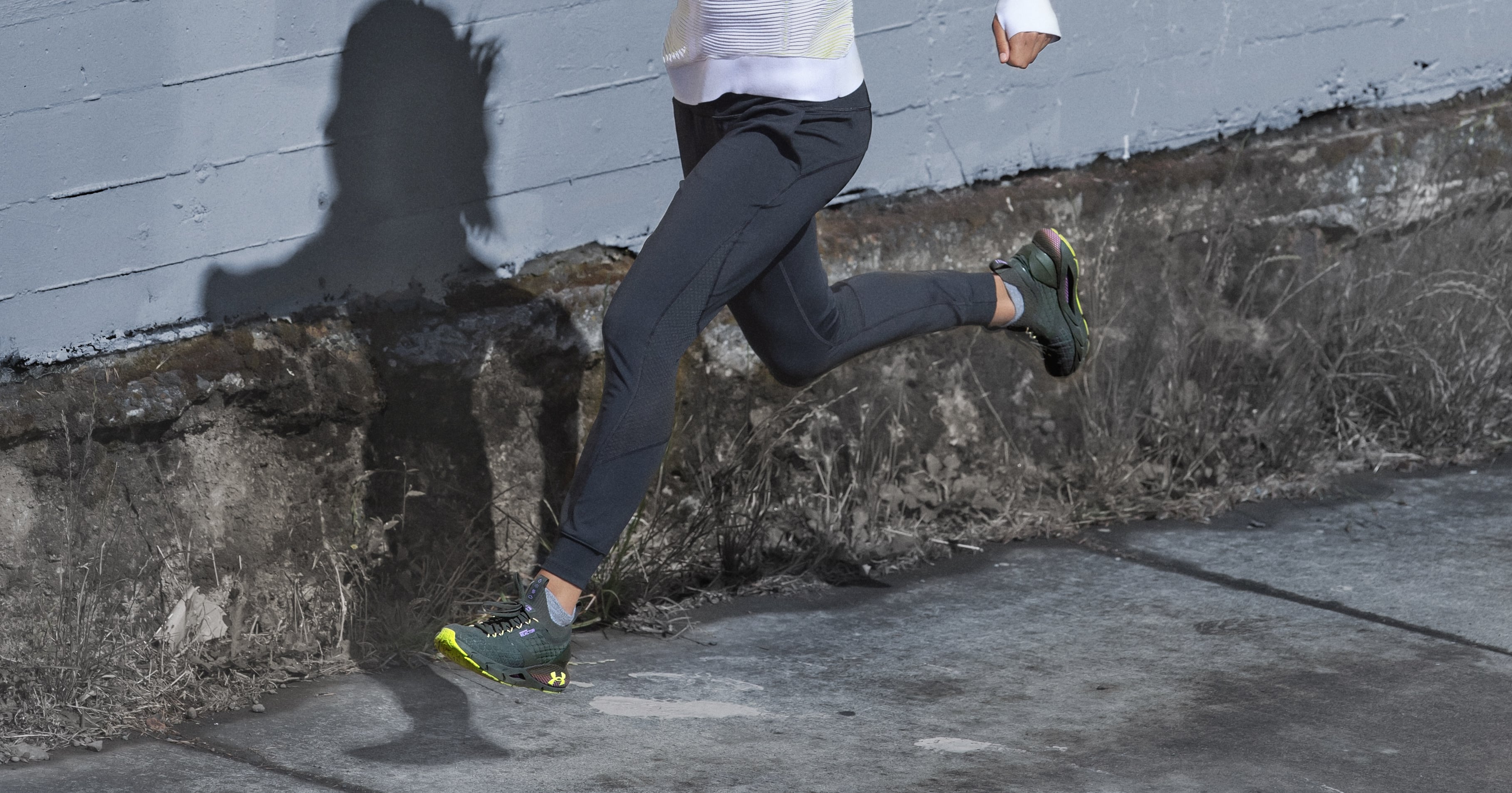 Under armour classic shoes gold deals