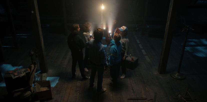 STRANGER THINGS. (L to R) Maya Hawke as Robin Buckley, Natalia Dyer as Nancy Wheeler, Joe Keery as Steve Harrington, Caleb McLaughlin as Lucas Sinclair, Sadie Sink as Max Mayfield, and Gaten Matarazzo as Dustin Henderson in STRANGER THINGS. Cr. Courtesy o