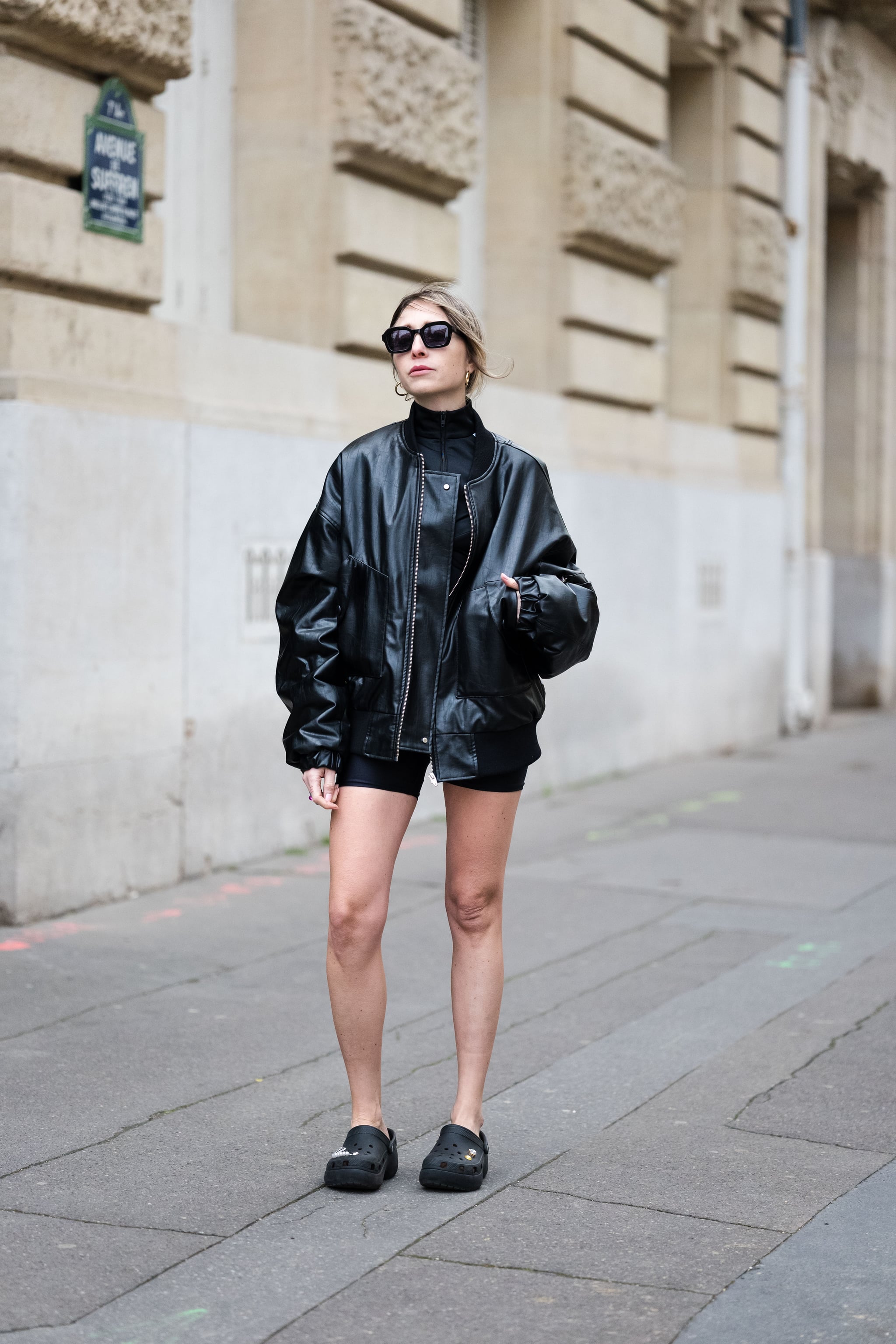 Black Leather Bike Shorts with Leather Shorts Outfits (2 ideas & outfits)