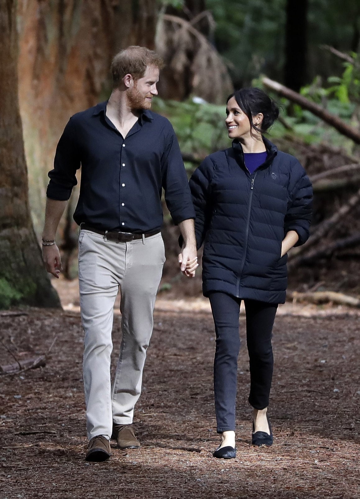 ROTORUA, NEW ZEALAND - OCTOBER 31: Prince Harry, Duke of Sussex and Meghan, Duchess of Sussex visit Redwoods Tree Walk on October 31, 2018 in Rotorua, New Zealand. The Duke and Duchess of Sussex are on the final day of their official 16-day Autumn tour visiting cities in Australia, Fiji, Tonga and New Zealand. (Photo by Kirsty Wigglesworth - Pool/Getty Images)