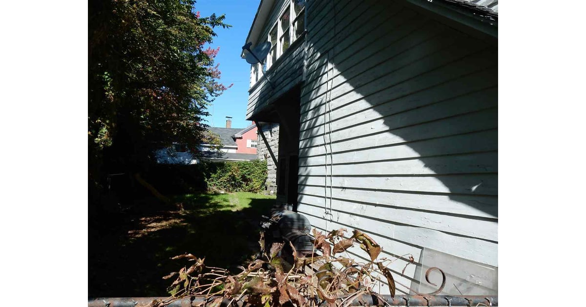 US Canada Border House | POPSUGAR Home Photo 9