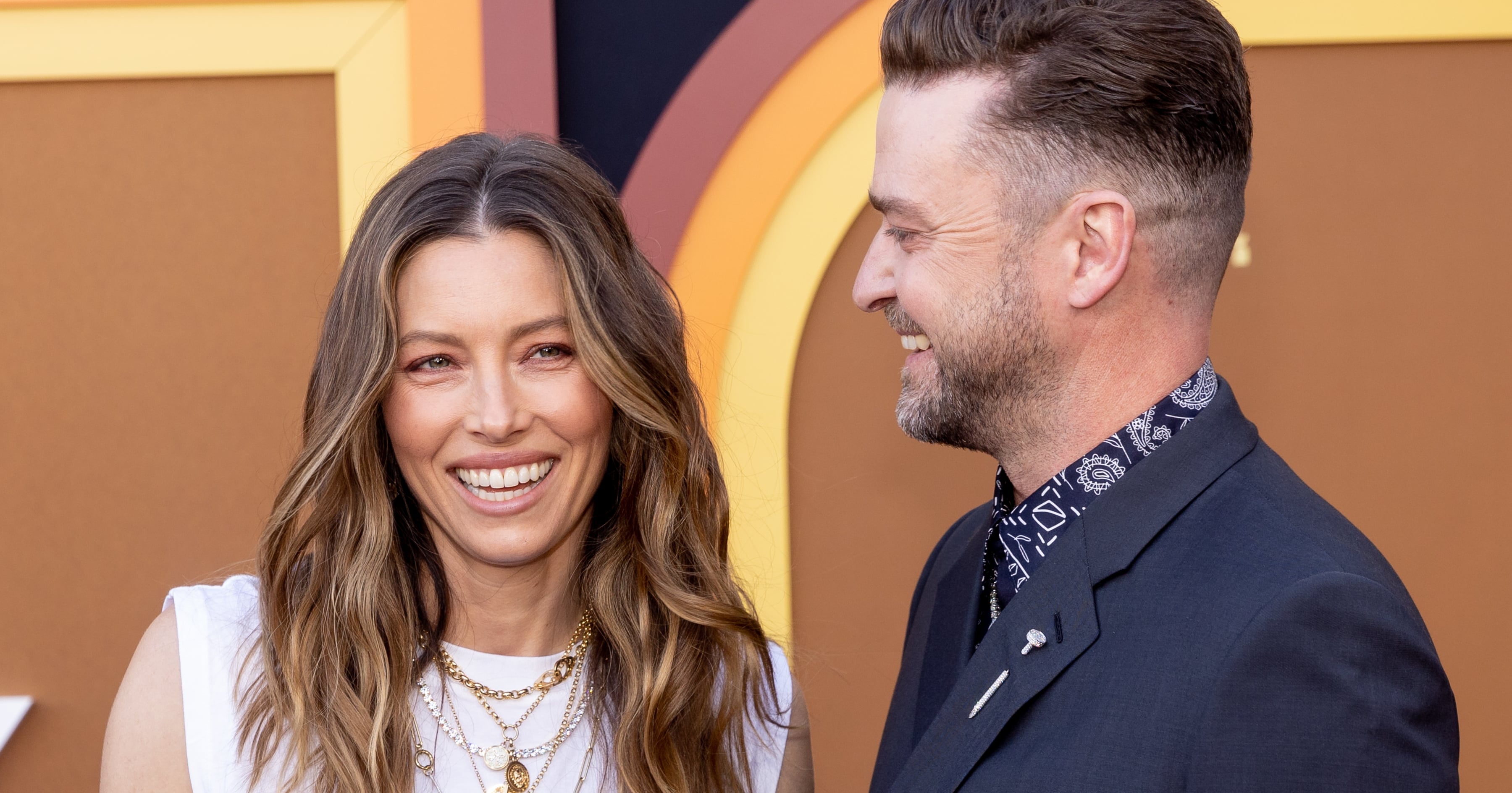Jessica Biel Shows Off Her “Abs of Steel” With Help From Justin Timberlake