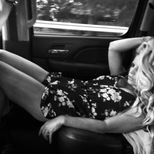 Jessica Simpson gave a sexy pose for her fiancé, Eric Johnson.
Source: Instagram user jessicasimpson