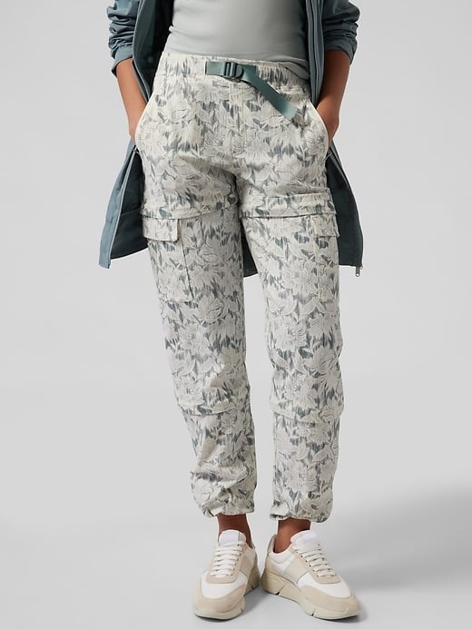 Athleta Trekkie Convertible Hike Pant