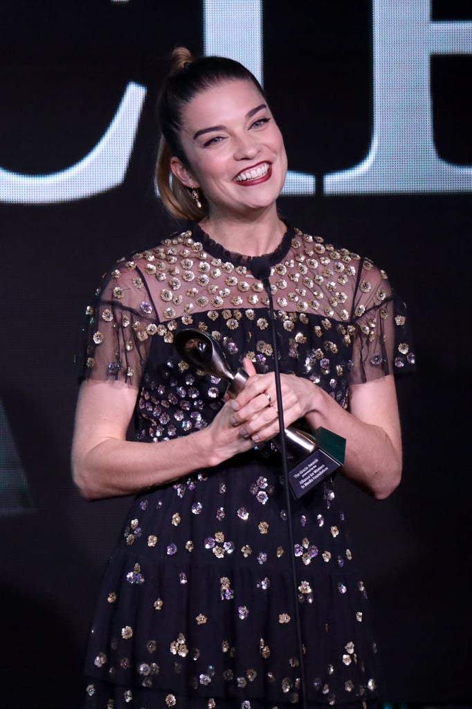 Annie Murphy's Dark Lip at the 2019 Gracies Awards