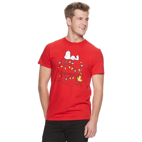 Men's Snoopy Christmas Doghouse Graphic Tee