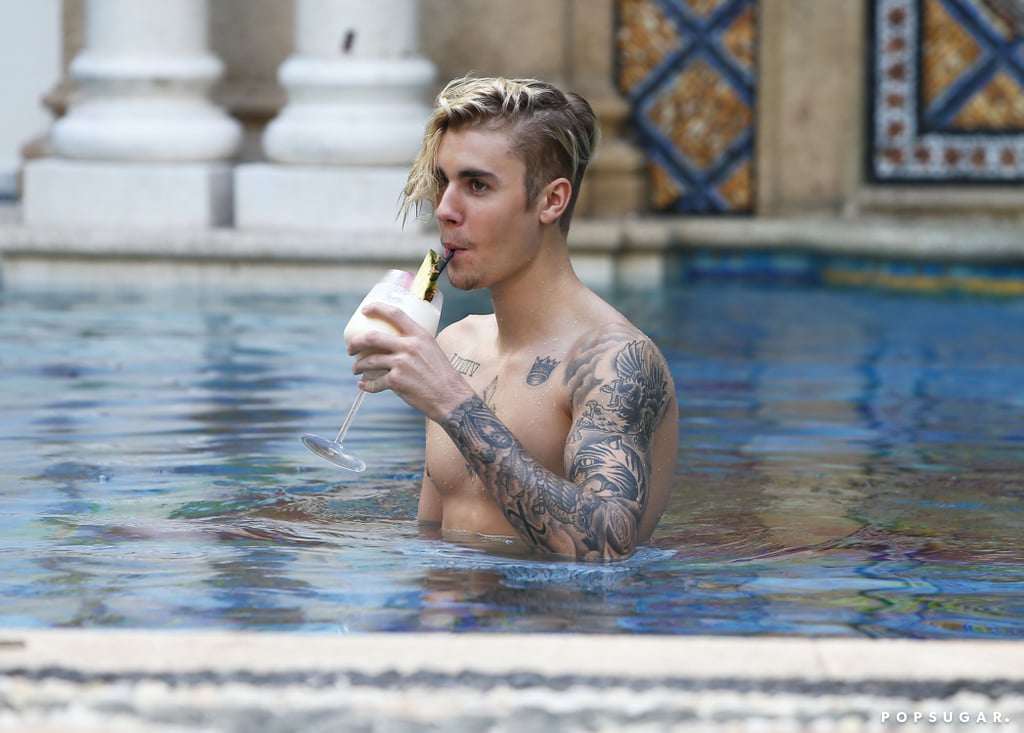 Justin Bieber Shirtless Pictures In Miami December 2015 Popsugar Celebrity Photo 7 8126