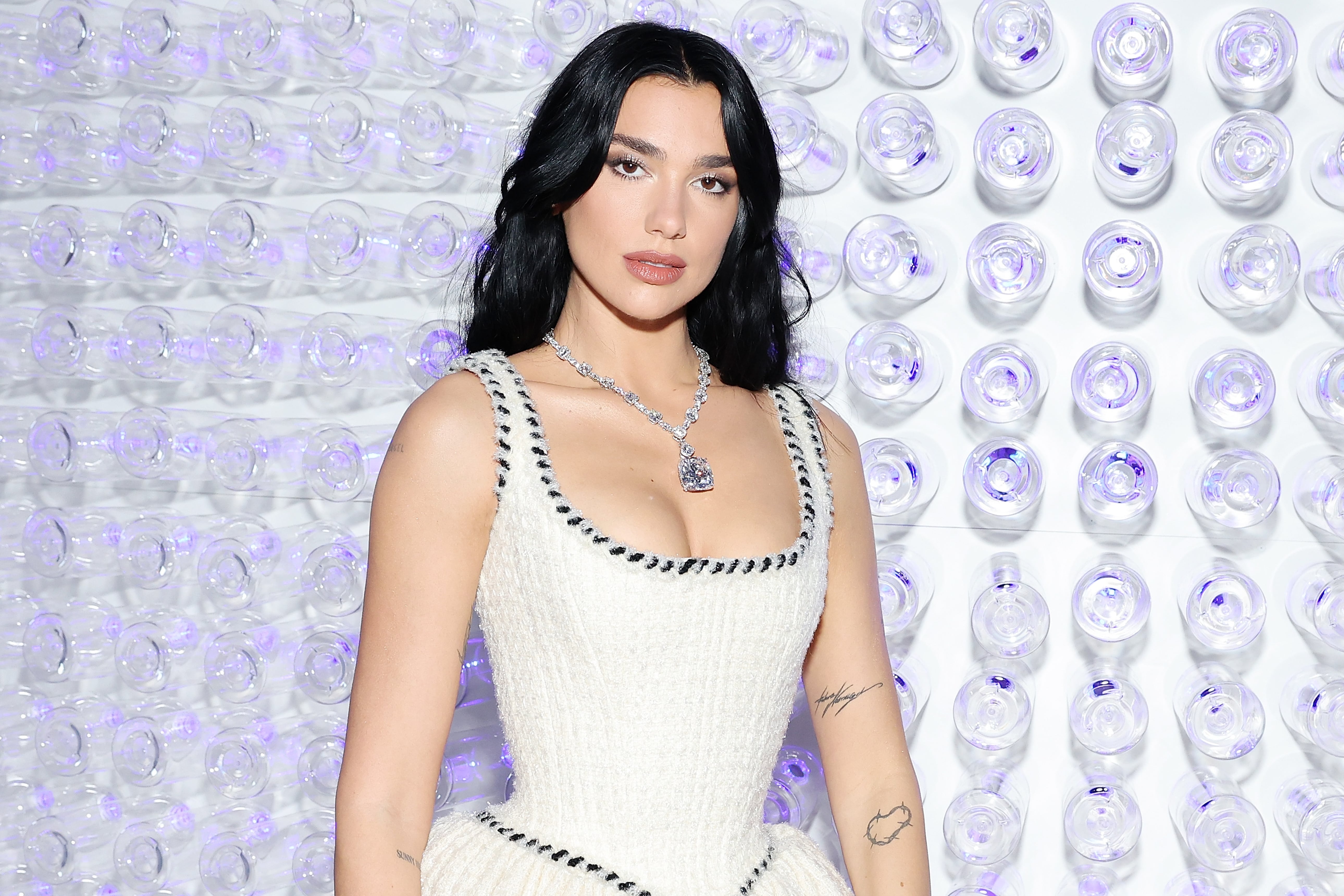 Dua Lipa Might Have the Longest, Strongest Natural Nails Nails We've Ever  Seen — See Photo