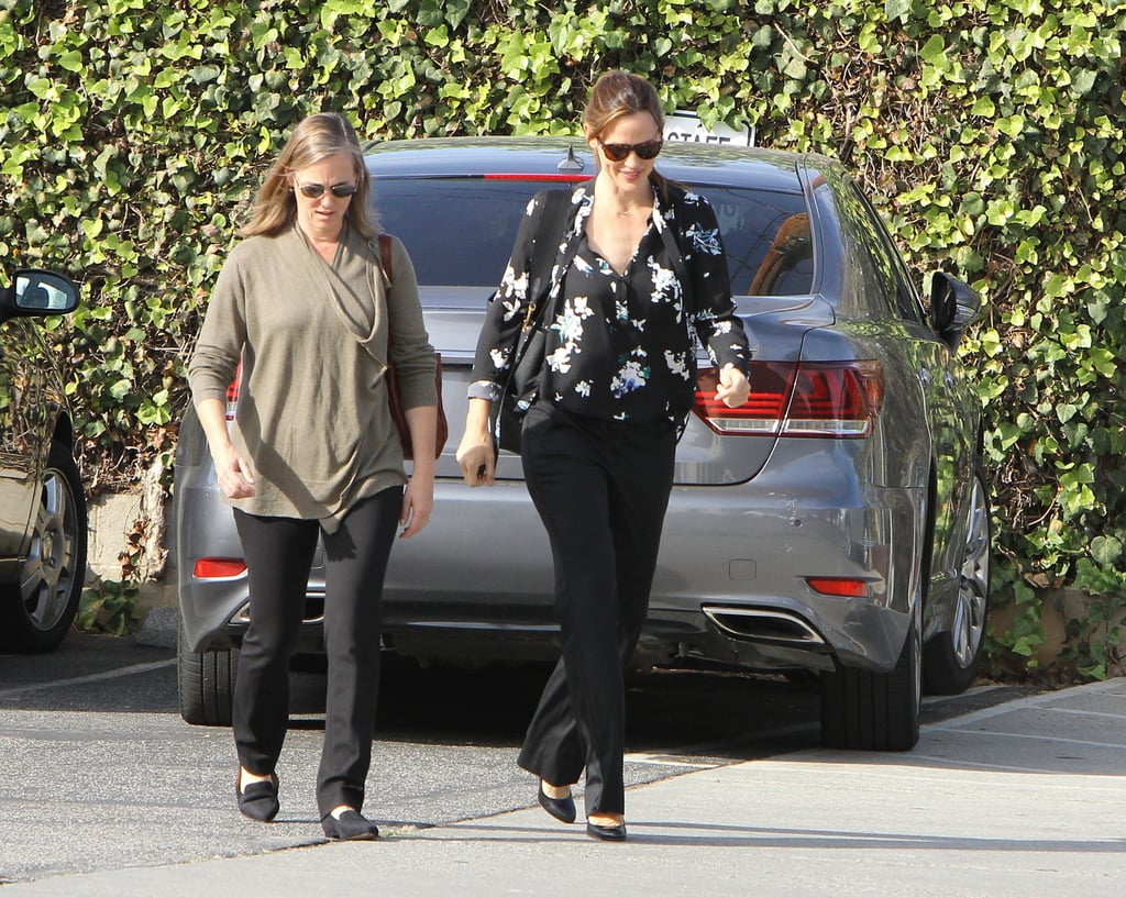 Jennifer Garner Out in LA December 2015 | Pictures