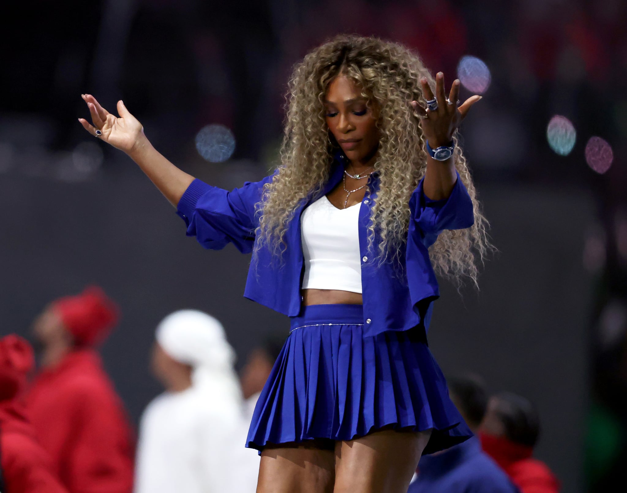 Serena Williams curls at the Super Bowl
