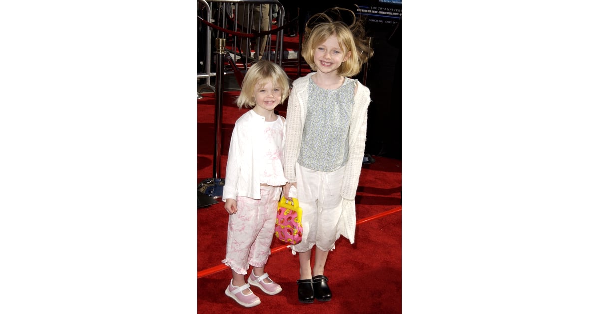 Elle And Dakota Fannings Pictures Together Over The Years Popsugar Celebrity Photo 5 5714