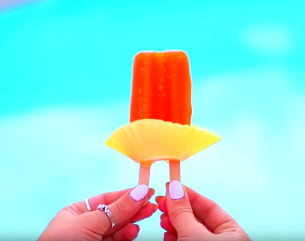 Avoid popsicle spills with cupcake liners.