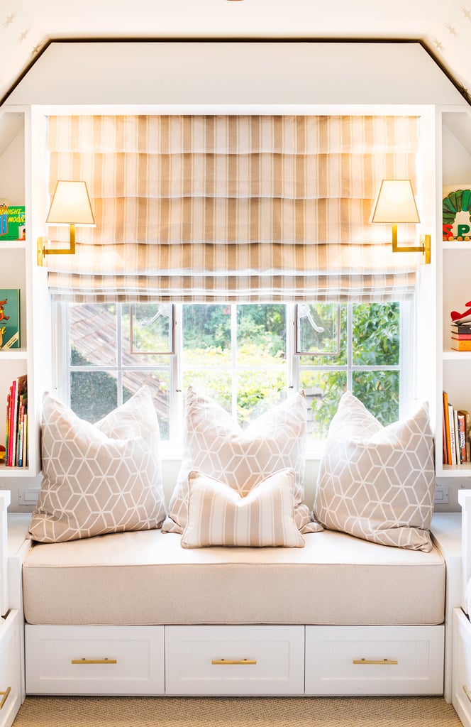 Even the window seat can become an extra bed!