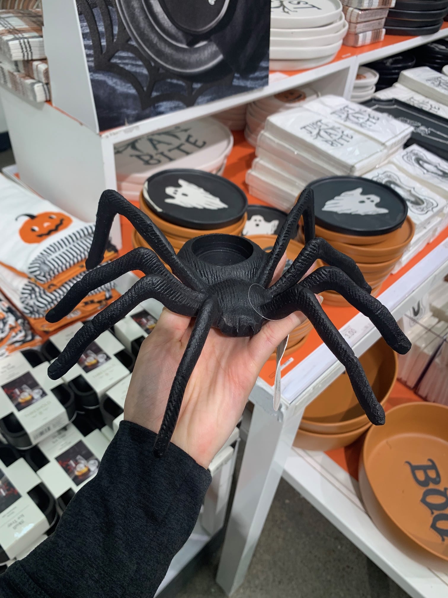Fake spiders target store