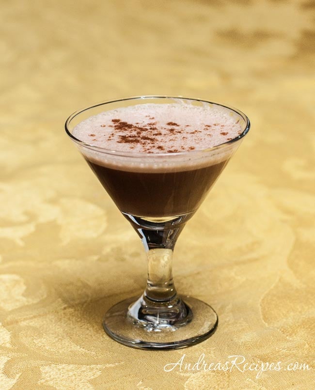 Often served at holiday gatherings, the Chilean vaina is made with ruby port, cognac or brandy, crème de cacao, egg yolk, and cinnamon.