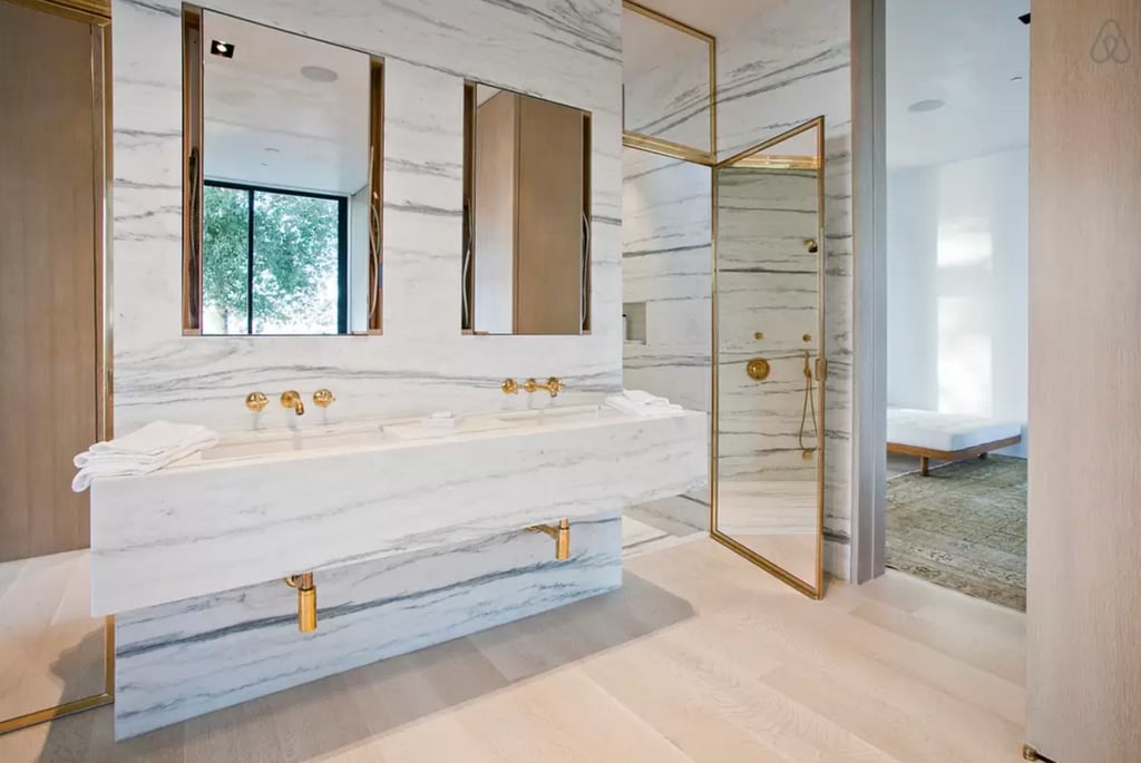 Joe Jonas's Airbnb Rental For Holidays 2015