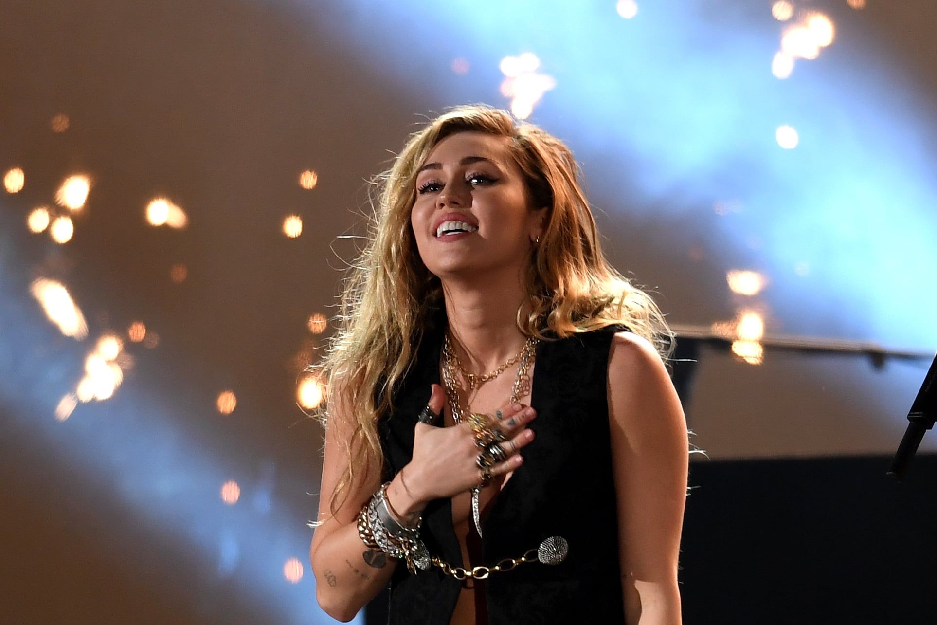 Miley Cyrus peforms during the 61st Annual Grammy Awards on February 10, 2019, in Los Angeles. (Photo by Robyn Beck / AFP)        (Photo credit should read ROBYN BECK/AFP/Getty Images)