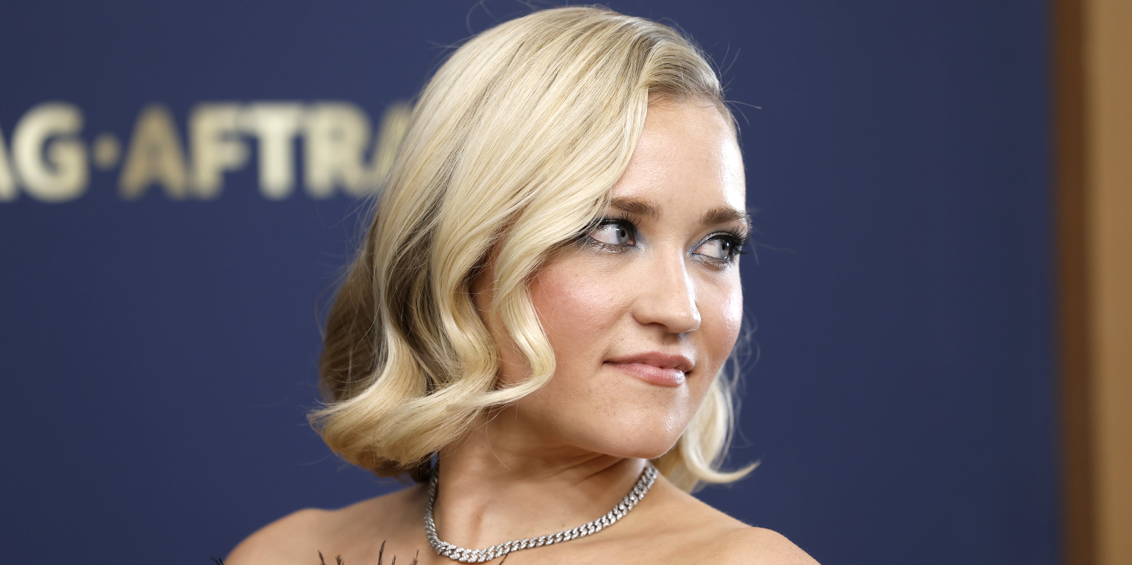 Emily Osment's Toi et Moi Engagement Ring POPSUGAR Fashion