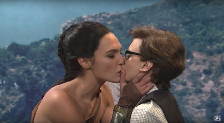 Kendall Jenner Lesbian Porn - Gal Gadot and Kate McKinnon Kiss on SNL | POPSUGAR Entertainment