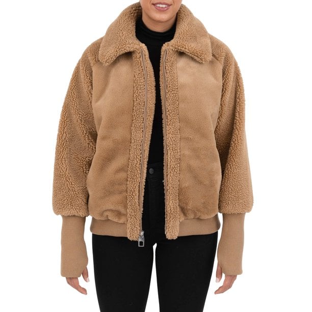 Cyn & Luca Women's Oversized Faux Fur Jacket