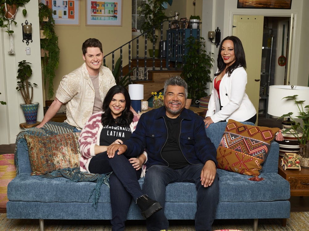 LOPEZ VS. LOPEZ -- Season: Pilot -- Pictured: (l-r) Matt Shively as Quinten, Mayan Lopez as Maya, George Lopez as George, Selenis Leyva as Rosie -- (Photo by: Chris Haston/NBC)